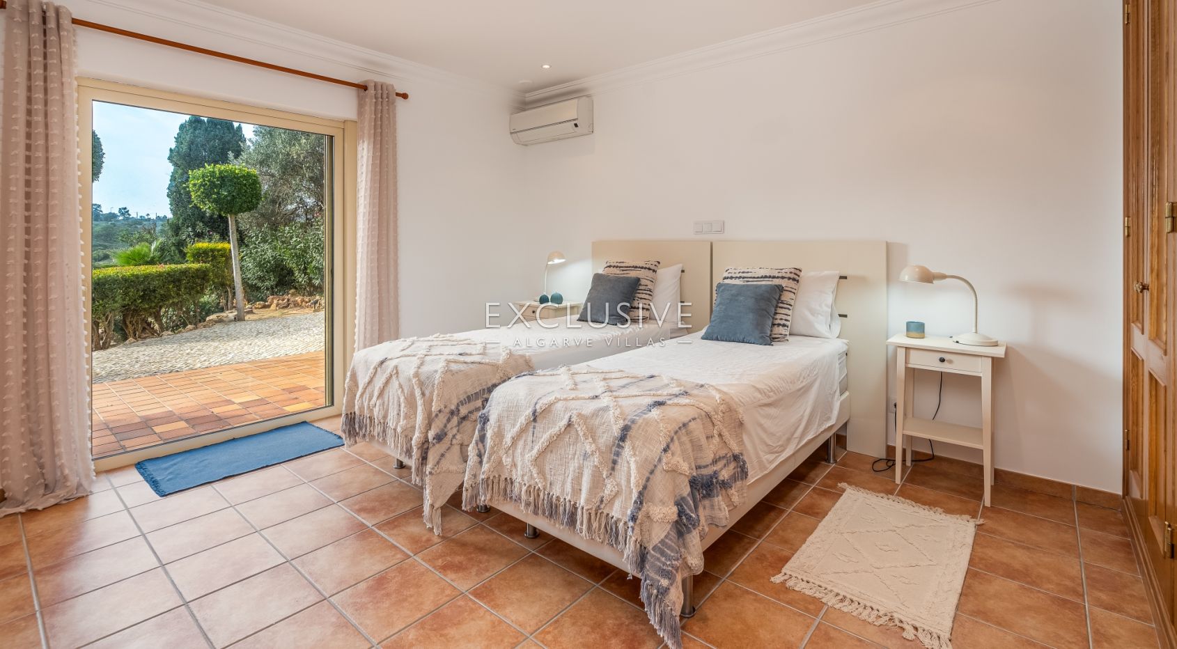 Mediterranean style 3+2 bedroom villa near the ocean in Carvoeiro