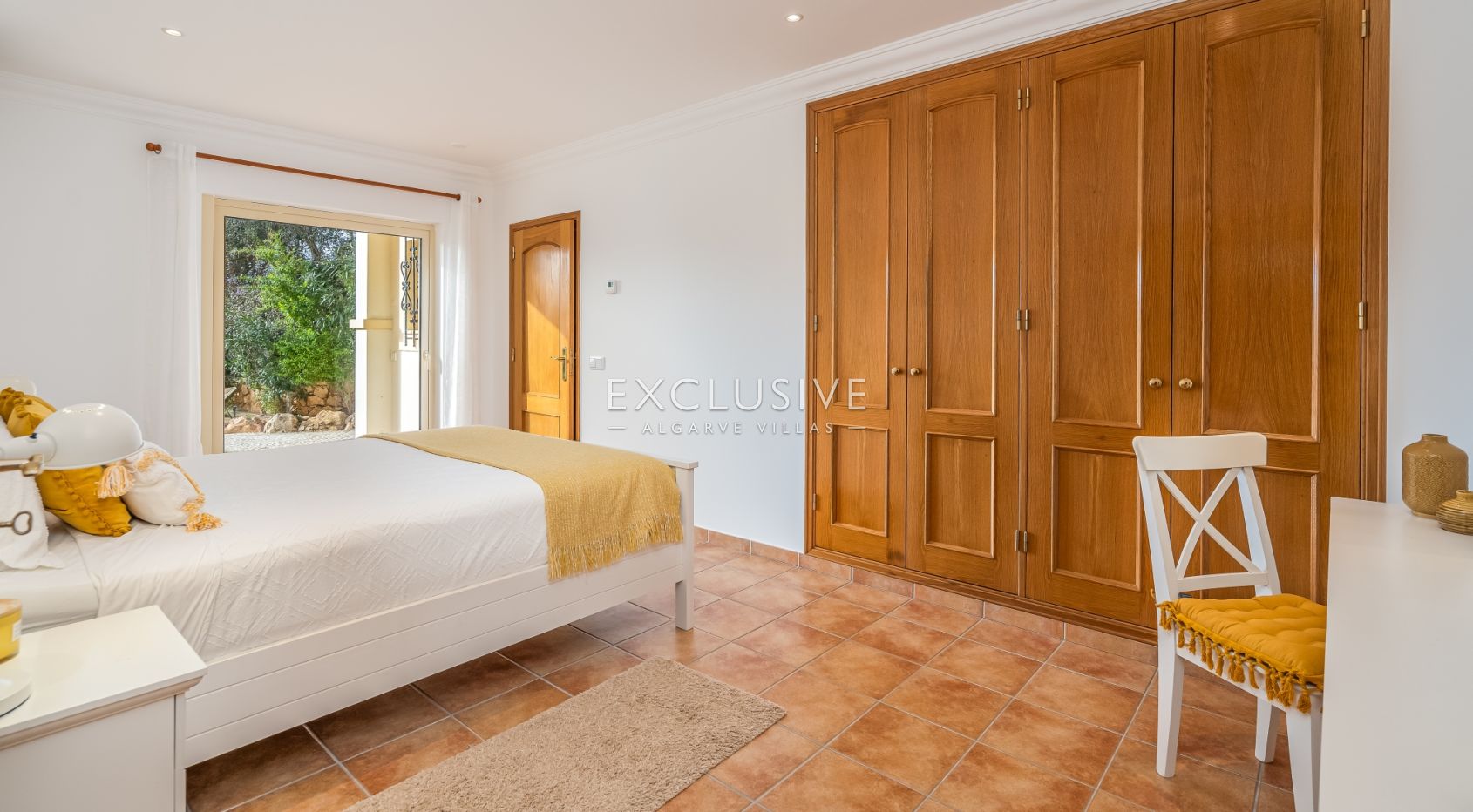 Mediterranean style 3+2 bedroom villa near the ocean in Carvoeiro