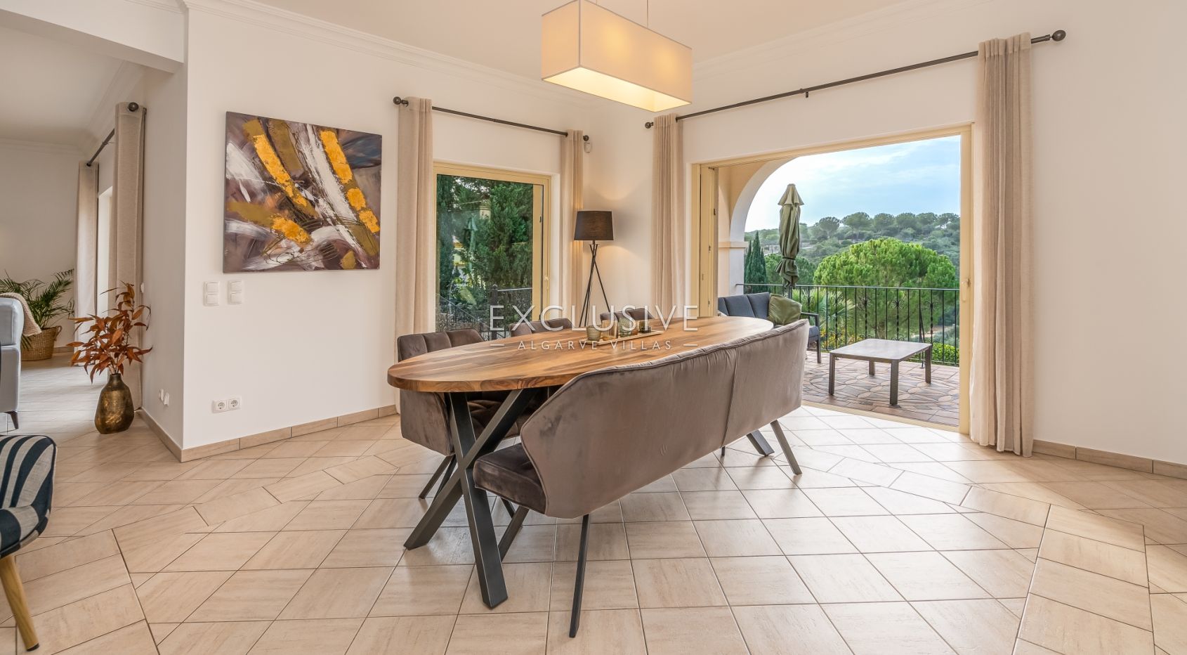 Mediterranean style 3+2 bedroom villa near the ocean in Carvoeiro