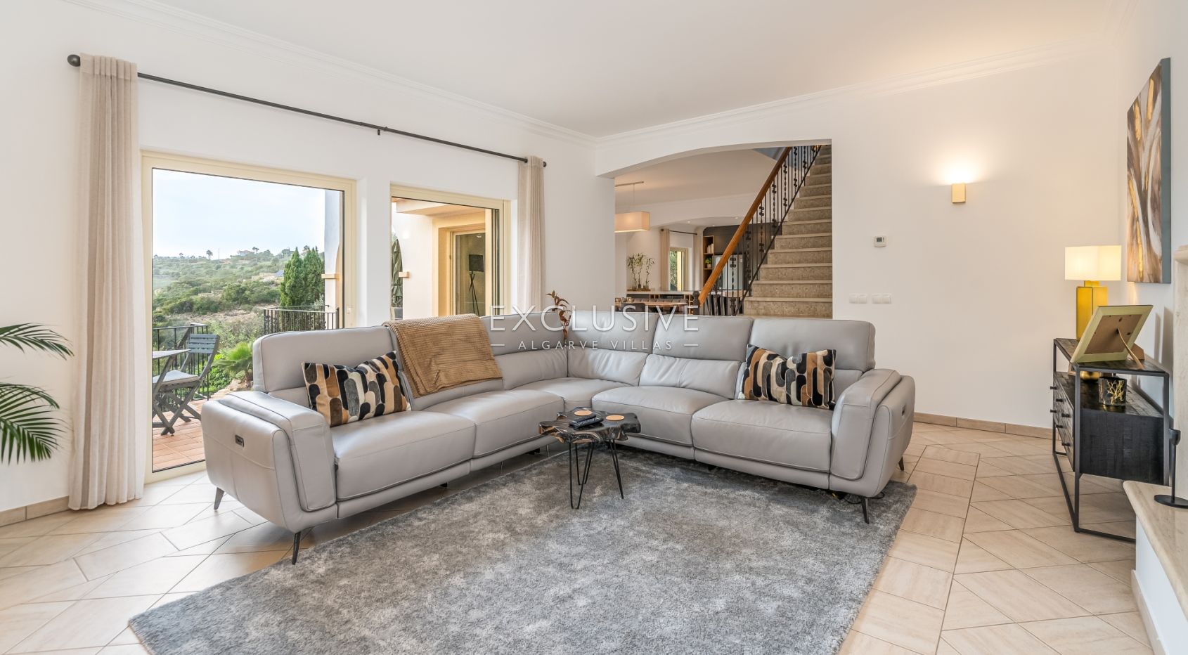 Mediterranean style 3+2 bedroom villa near the ocean in Carvoeiro