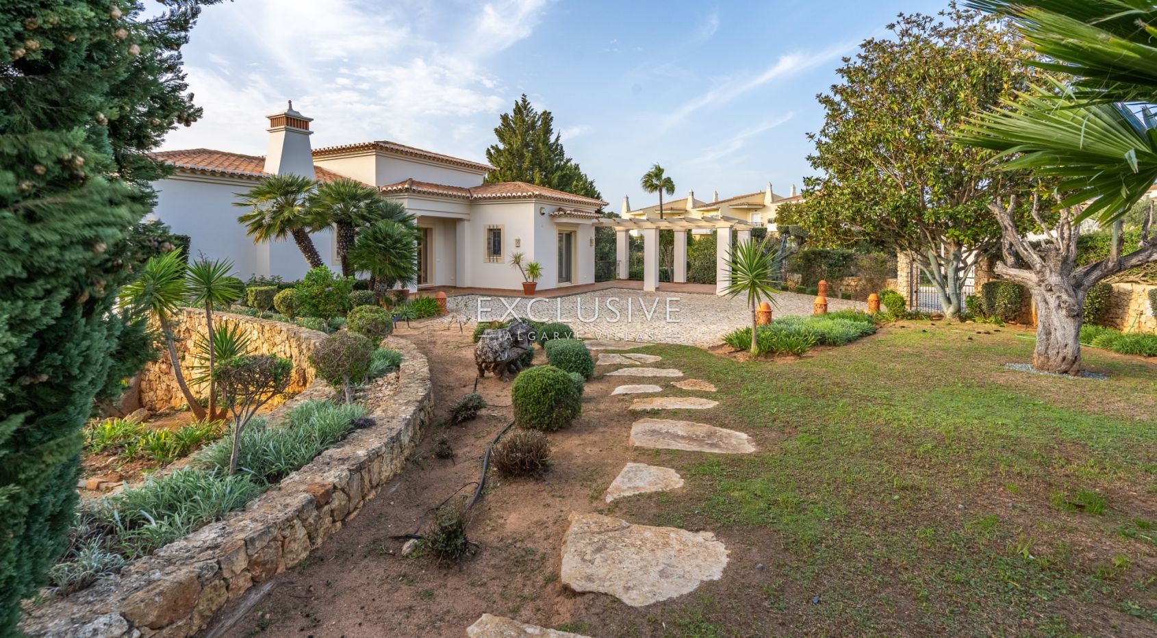 Mediterranean style 3+2 bedroom villa near the ocean in Carvoeiro