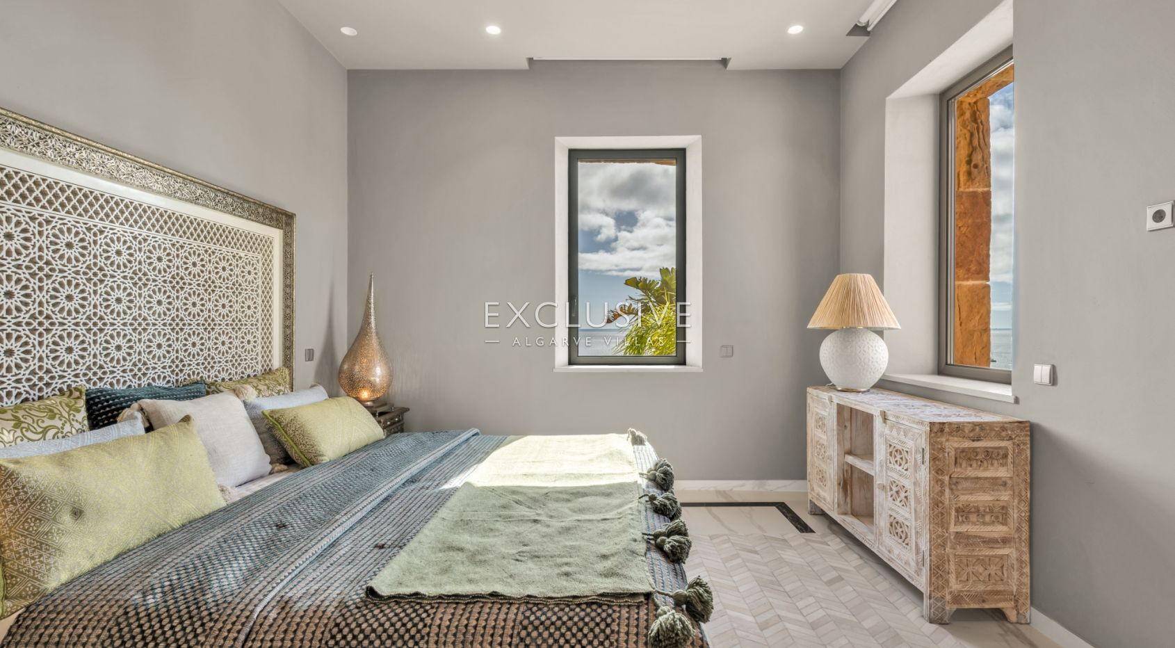 Ocean front 8 bed villa with private island in Lagos, Algarve, Portugal