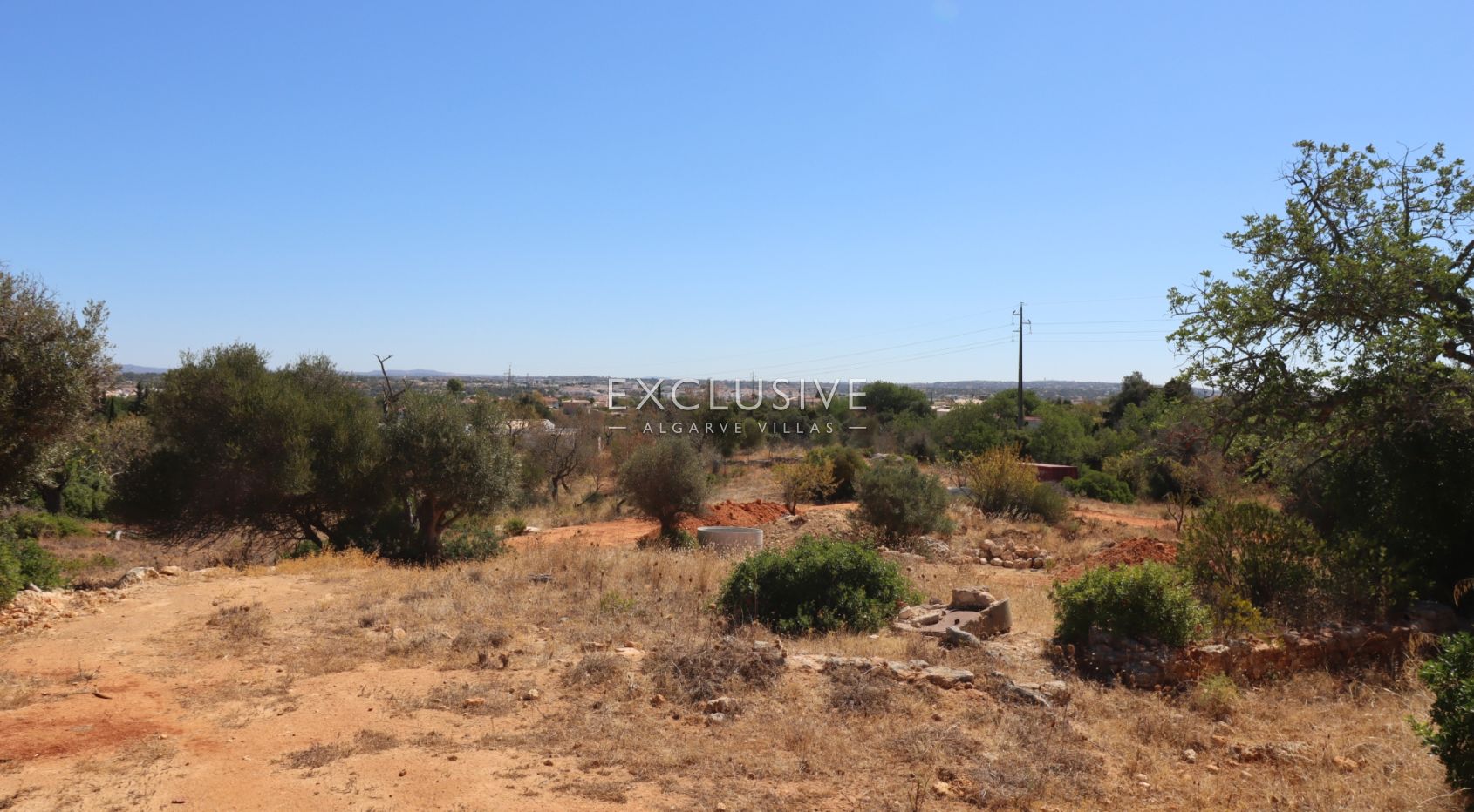 Modern 4 bedroom villa, turnkey project, Armação de Pera Algarve