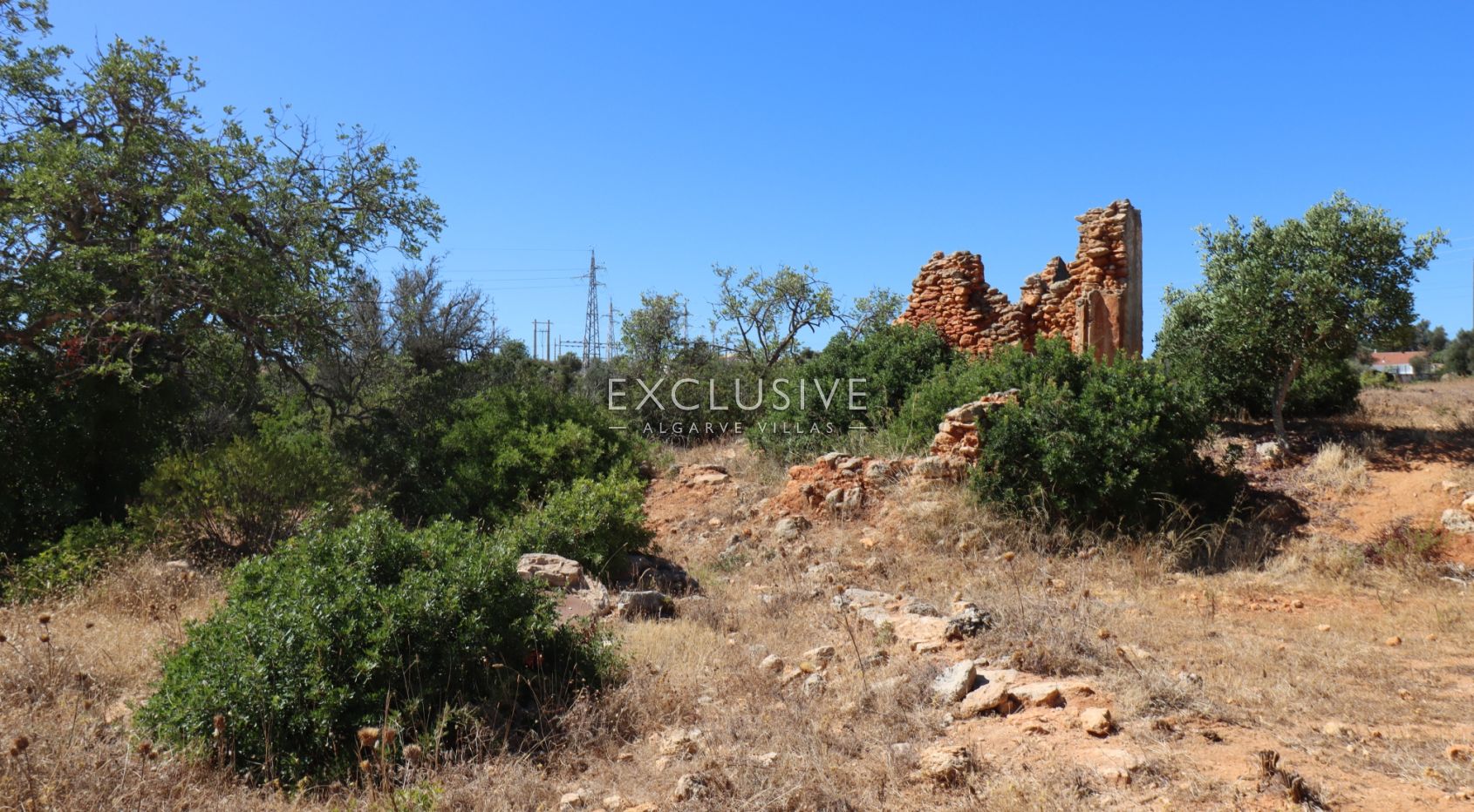 Modern 4 bedroom villa, turnkey project, Armação de Pera Algarve