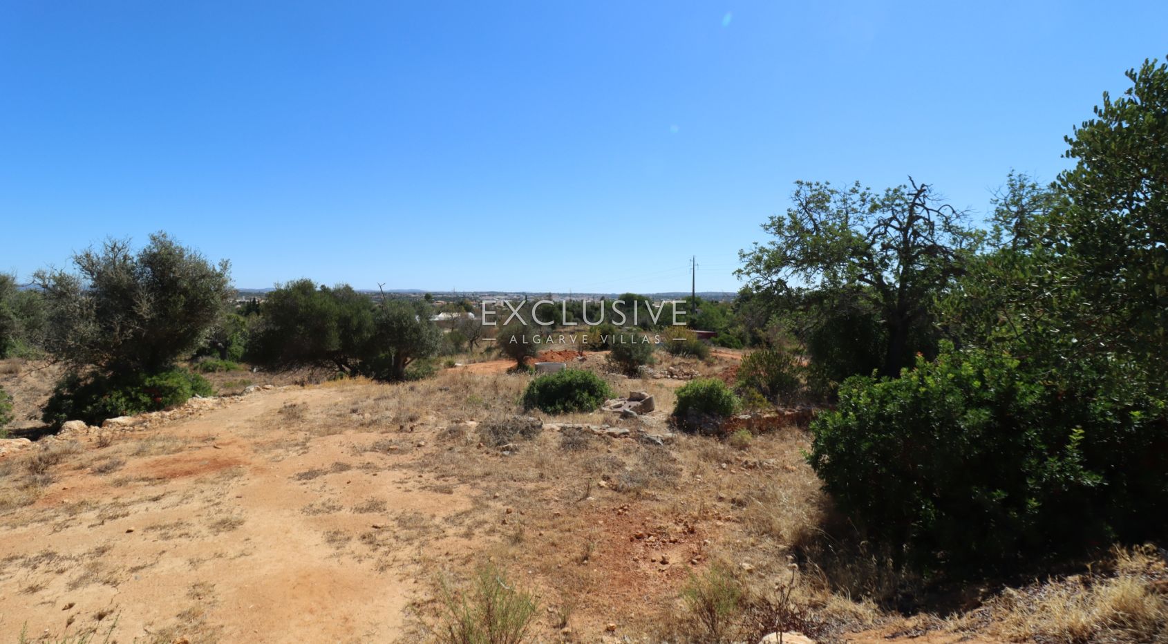 Modern 4 bedroom villa, turnkey project, Armação de Pera Algarve