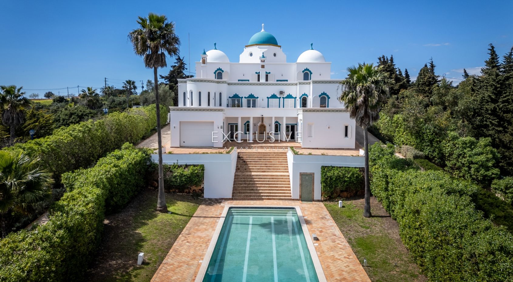 Luxury 5-Bedroom Villa in Lagoa – Perfect for Families, Boutique Hotel, or a Retreat