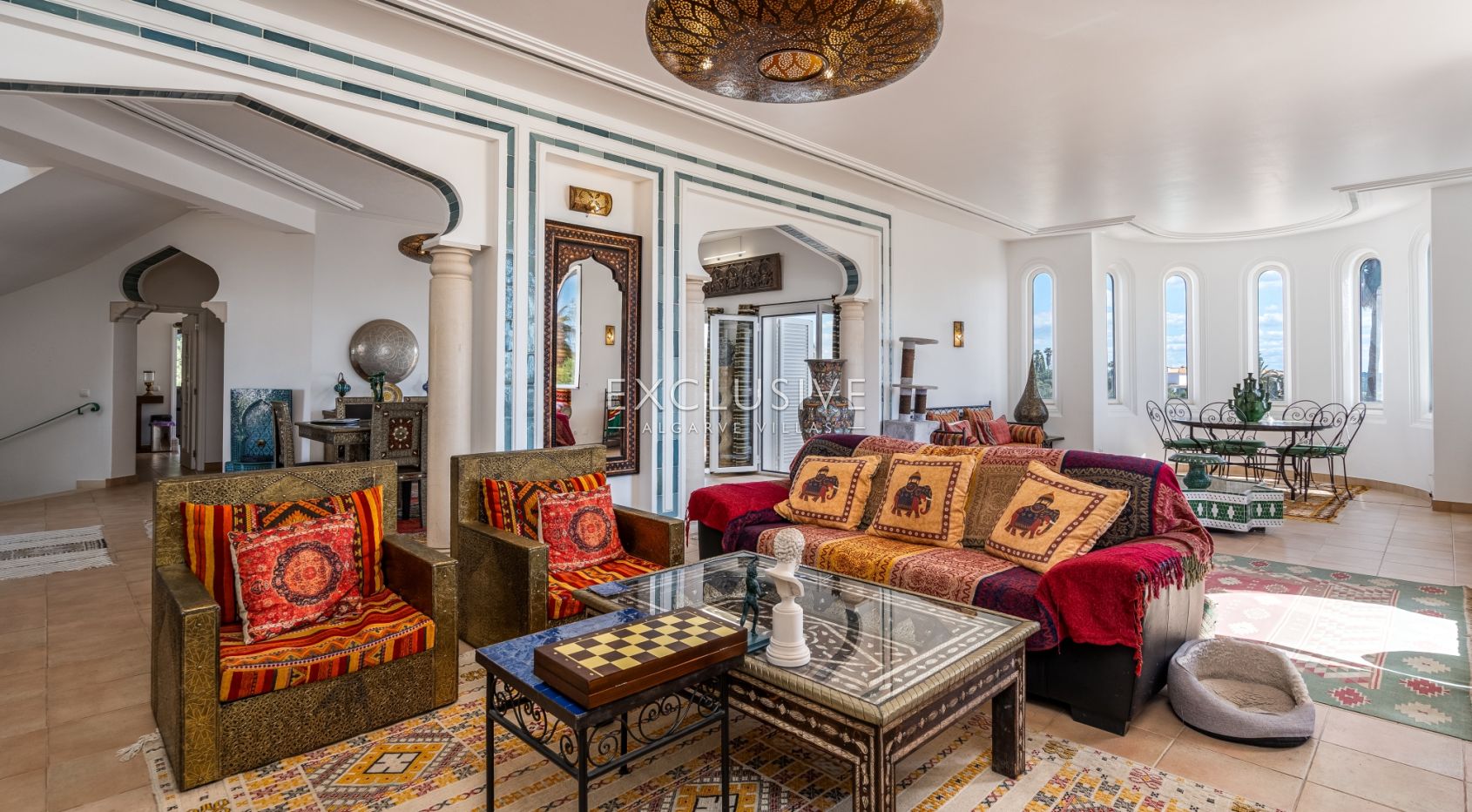 Luxury 5-Bedroom Villa in Lagoa – Perfect for Families, Boutique Hotel, or a Retreat