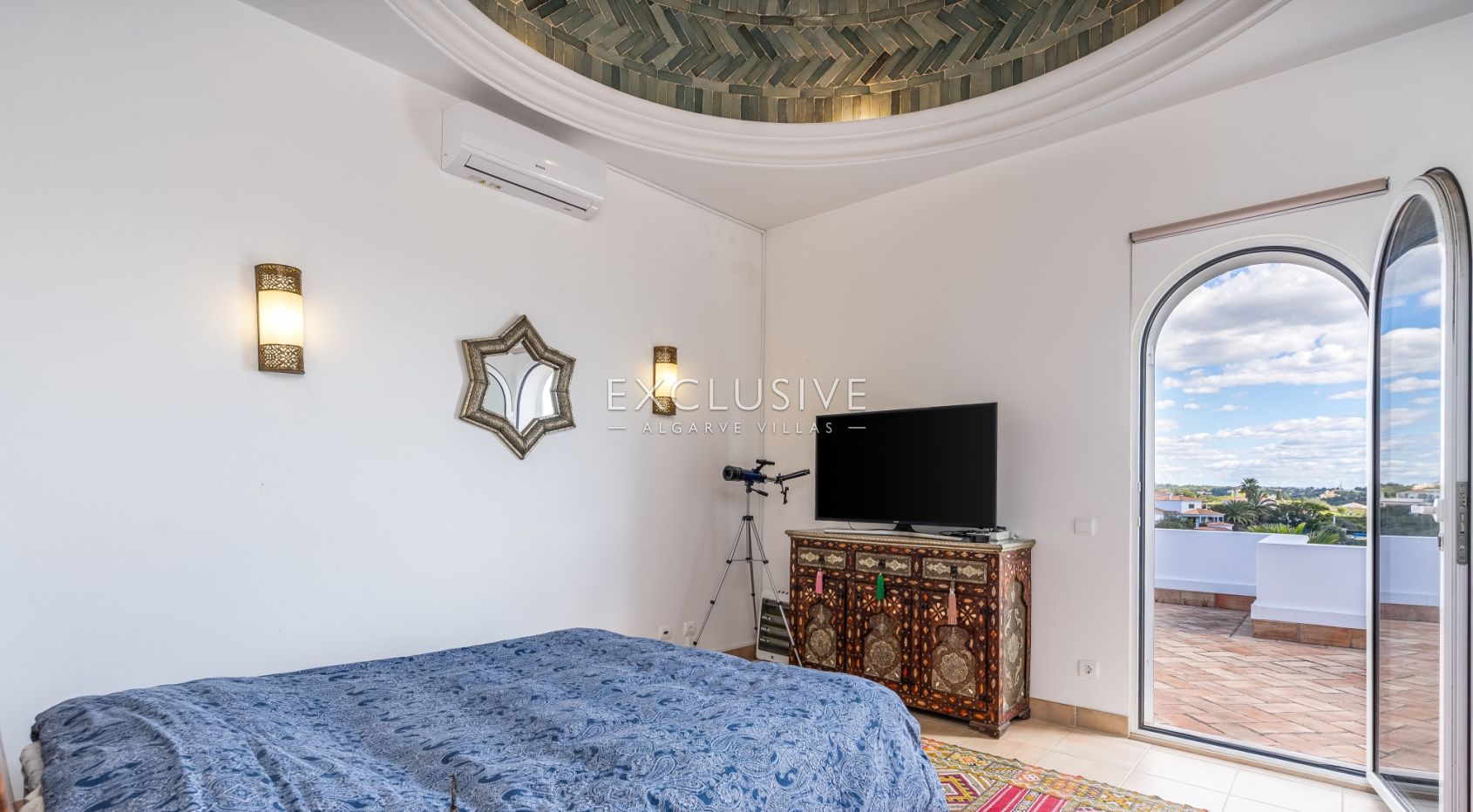 Luxury 5-Bedroom Villa in Lagoa – Perfect for Families, Boutique Hotel, or a Retreat
