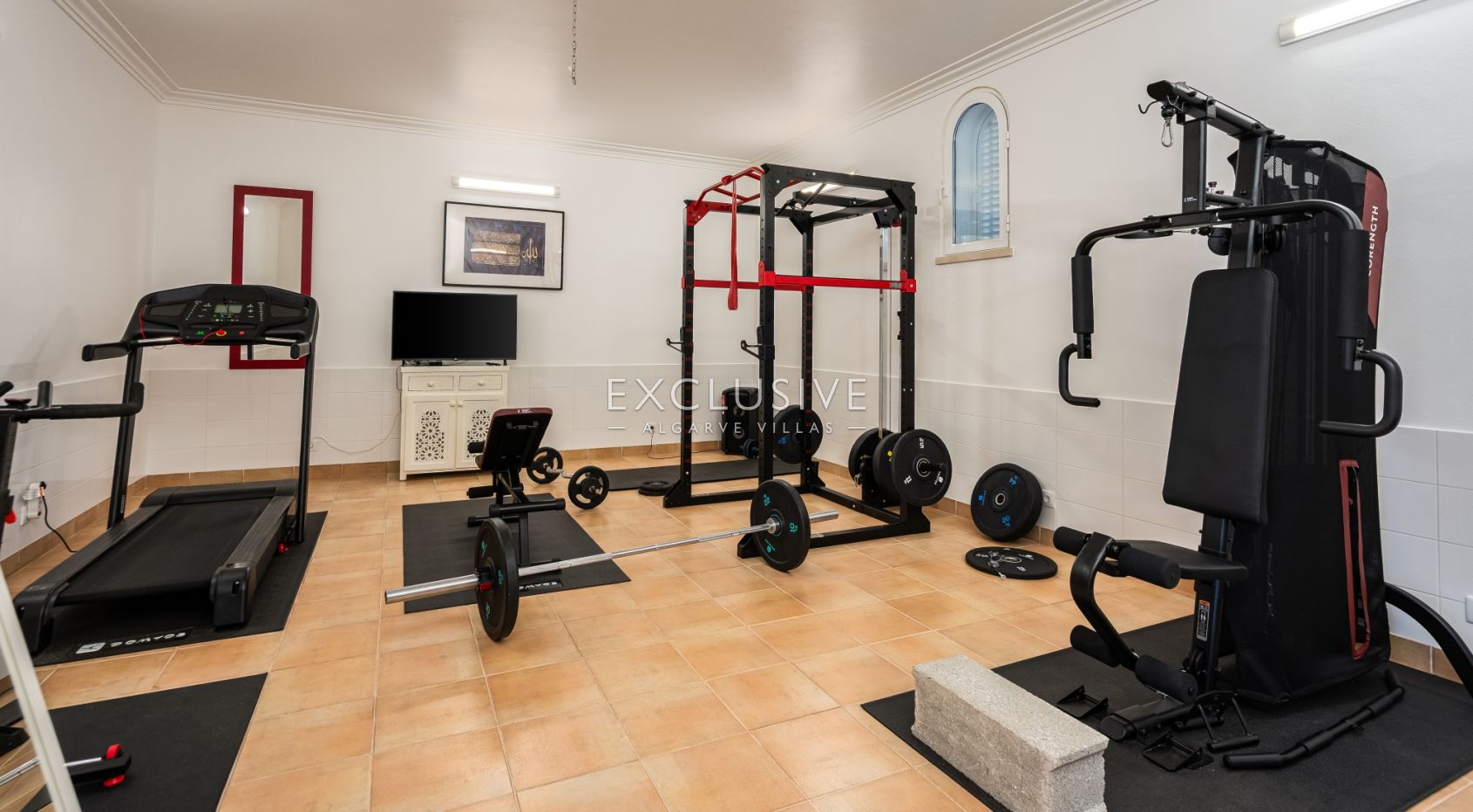 Luxury 5-Bedroom Villa in Lagoa – Perfect for Families, Boutique Hotel, or a Retreat