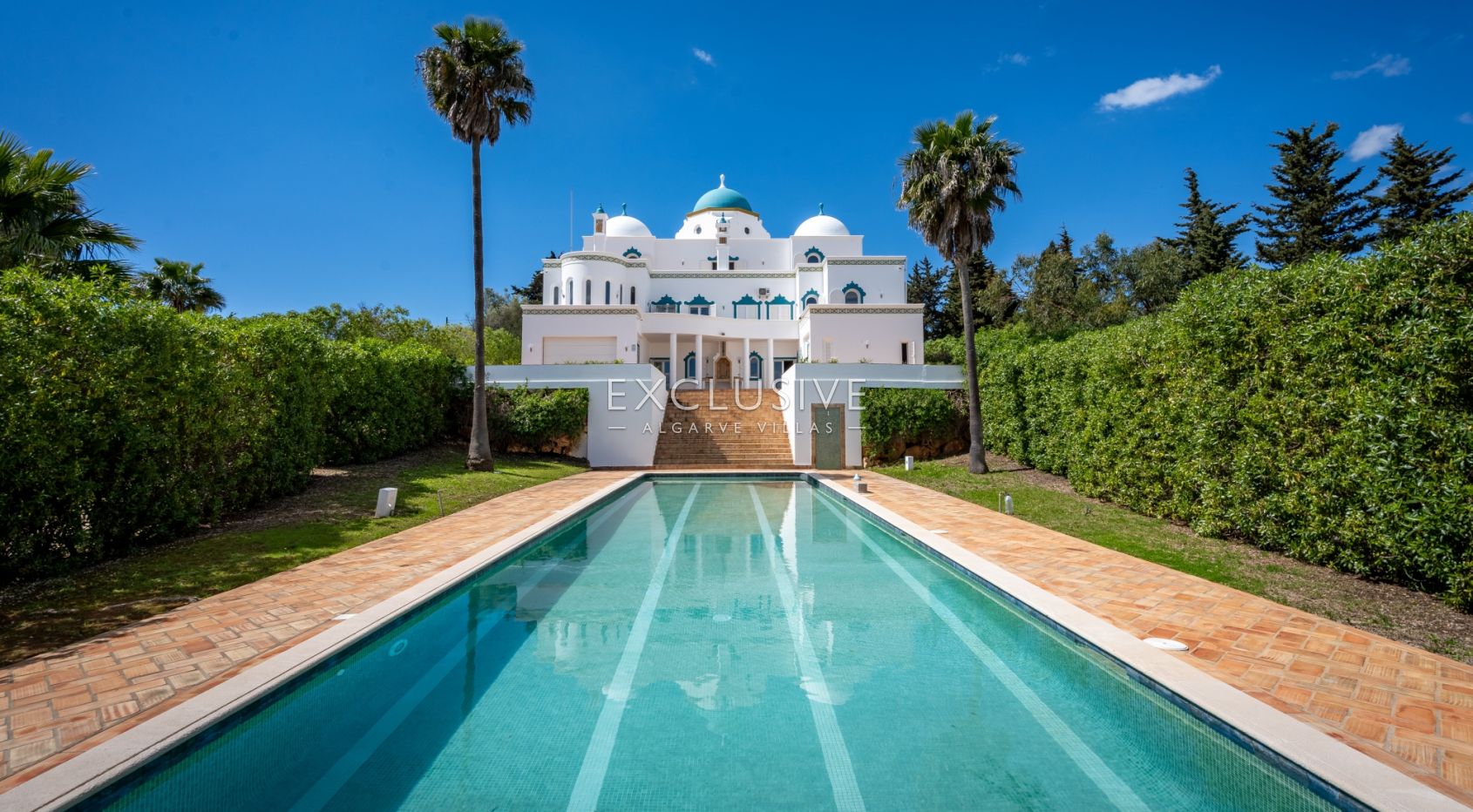 Luxury 5-Bedroom Villa in Lagoa – Perfect for Families, Boutique Hotel, or a Retreat