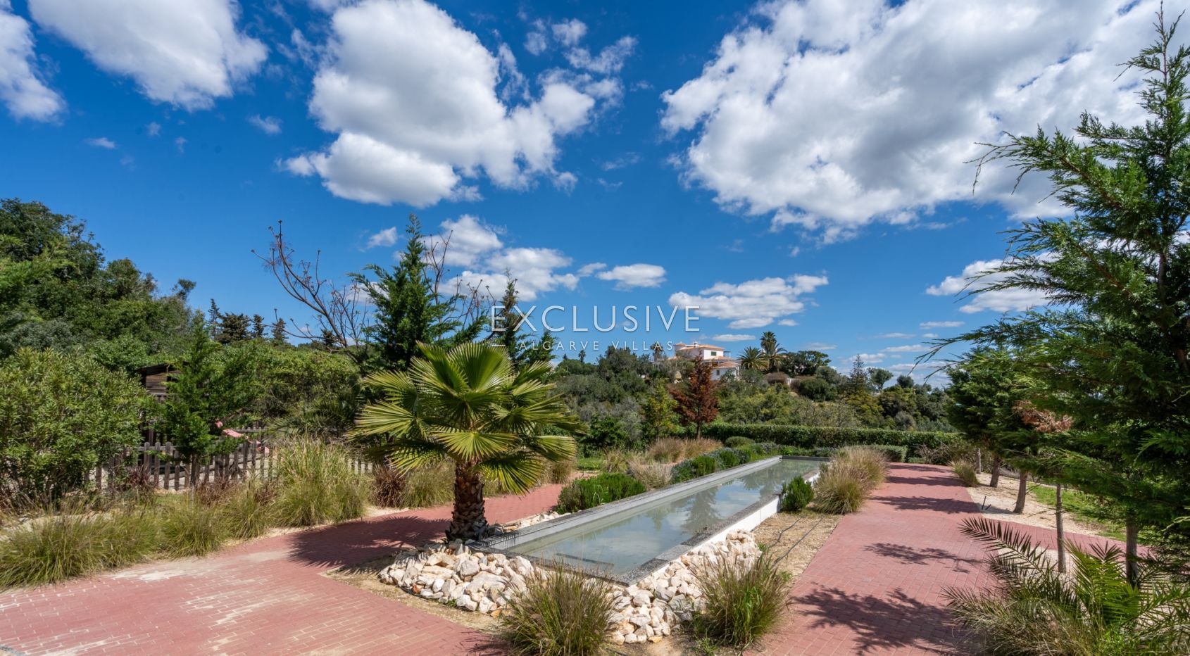 Luxury 5-Bedroom Villa in Lagoa – Perfect for Families, Boutique Hotel, or a Retreat