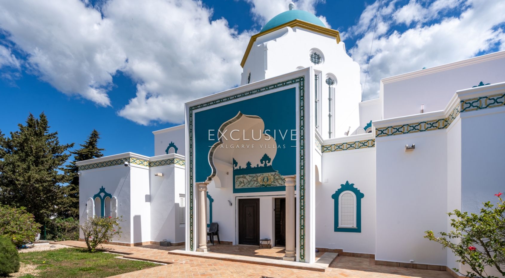 Luxury 5-Bedroom Villa in Lagoa – Perfect for Families, Boutique Hotel, or a Retreat