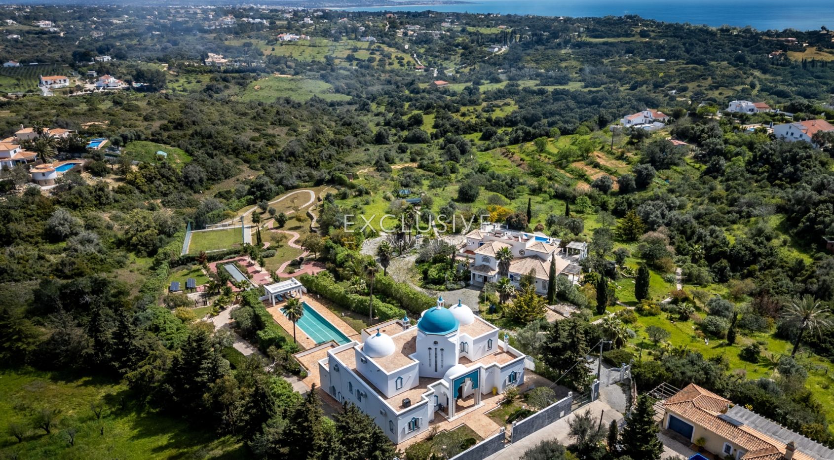 Luxury 5-Bedroom Villa in Lagoa – Perfect for Families, Boutique Hotel, or a Retreat