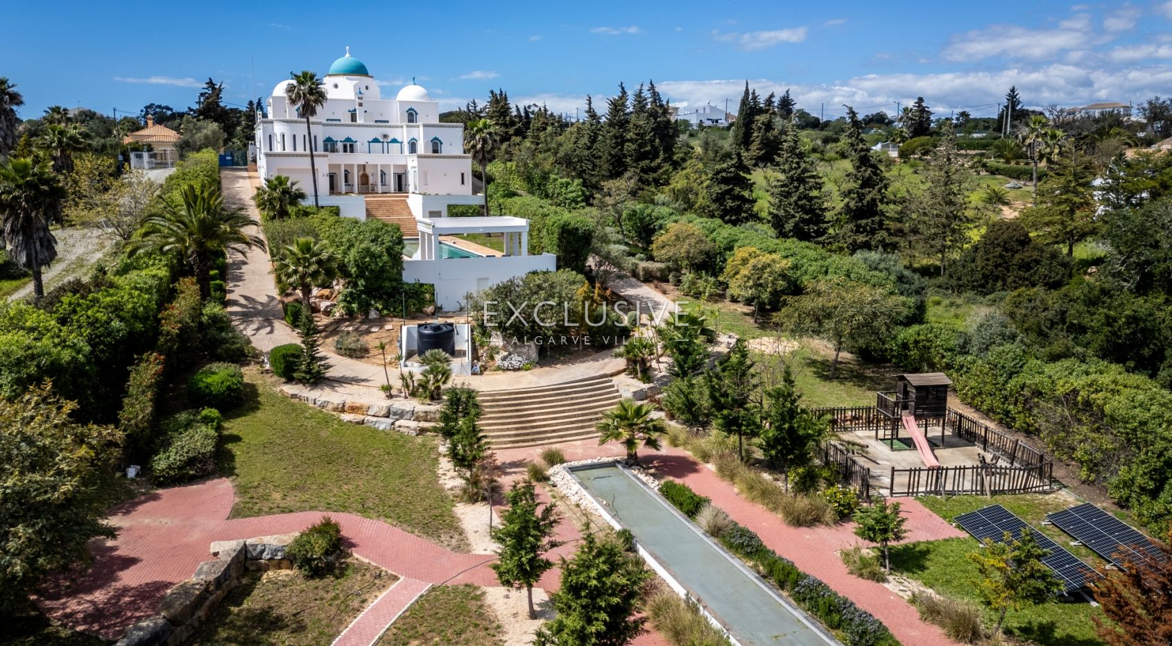 Luxury 5-Bedroom Villa in Lagoa – Perfect for Families, Boutique Hotel, or a Retreat