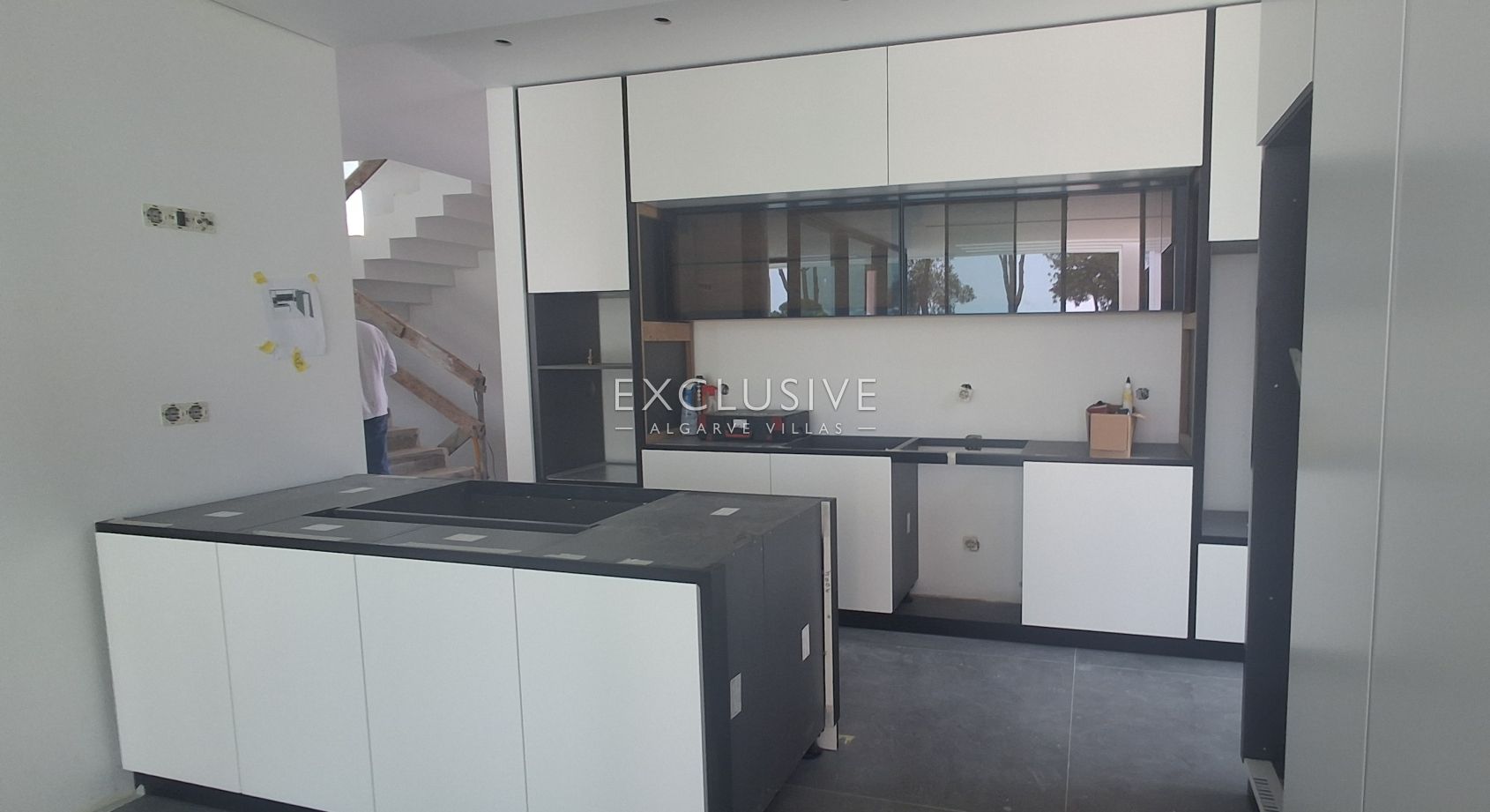 Luxury contemporary villa on a golf couse in Vilamoura, Algarve