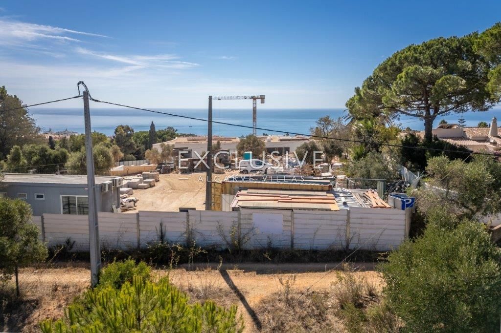 Building plots with sea views in Praia da Luz, Algarve