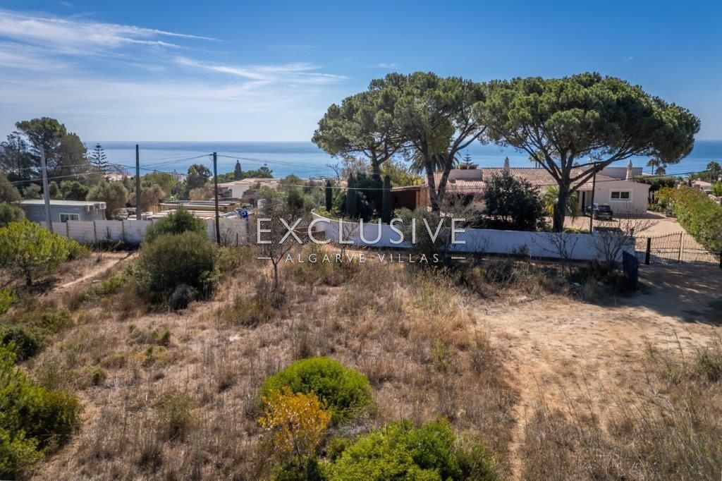 Building plots with sea views in Praia da Luz, Algarve
