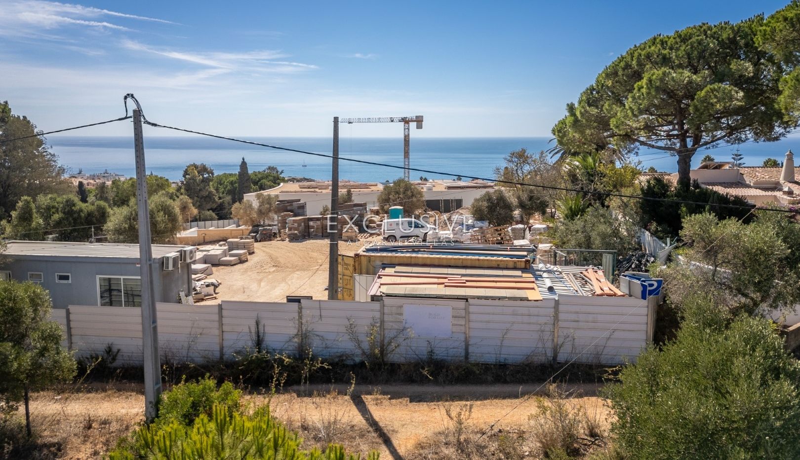 Building plots with sea views and aproved projects in Praia da Luz, Algarve