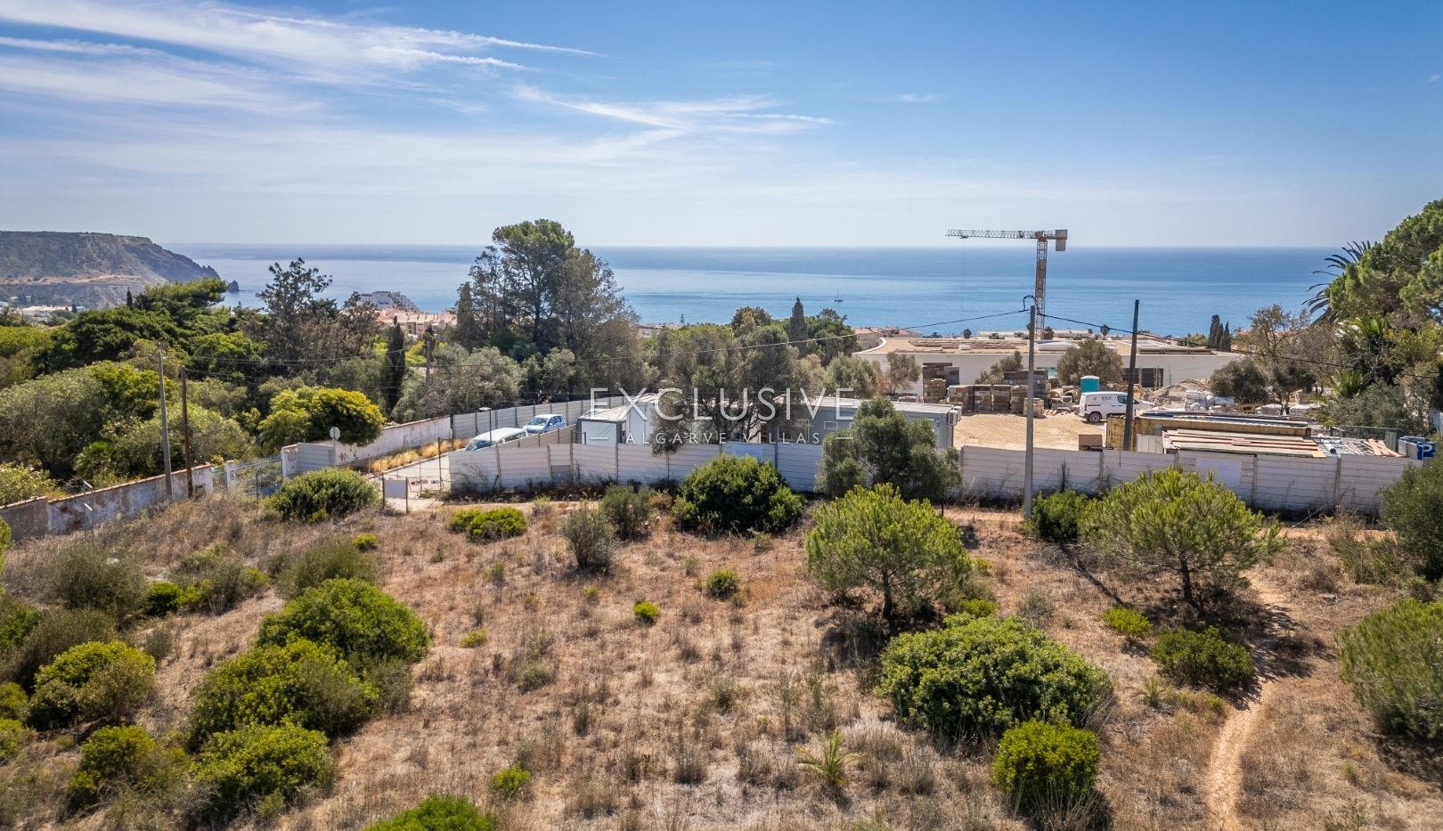 Building plots with sea views and aproved projects in Praia da Luz, Algarve
