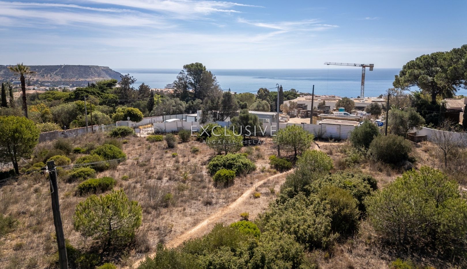 Building plots with sea views and aproved projects in Praia da Luz, Algarve