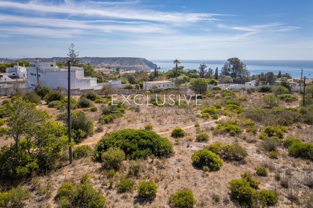 Building plots with sea views and aproved projects in Praia da Luz, Algarve