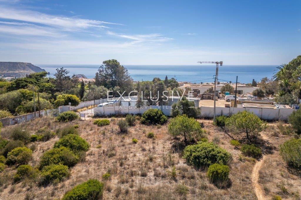 Building plots with sea views and aproved projects in Praia da Luz, Algarve