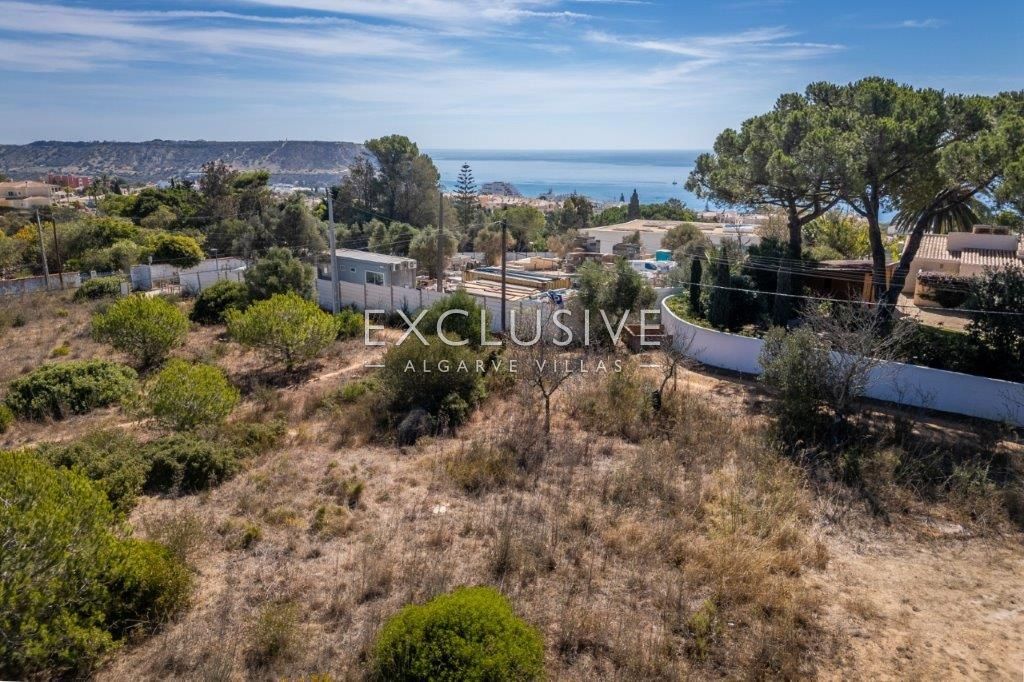 Building plots with sea views and aproved projects in Praia da Luz, Algarve