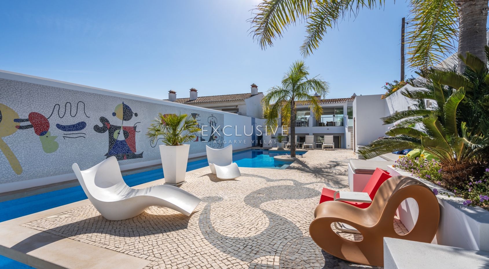 6 bedrooms property on beach front in Praia da Luz, Algarve