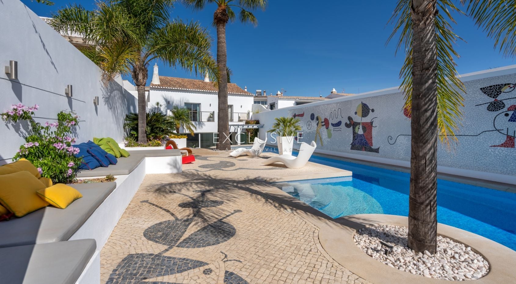 6 bedrooms property on beach front in Praia da Luz, Algarve