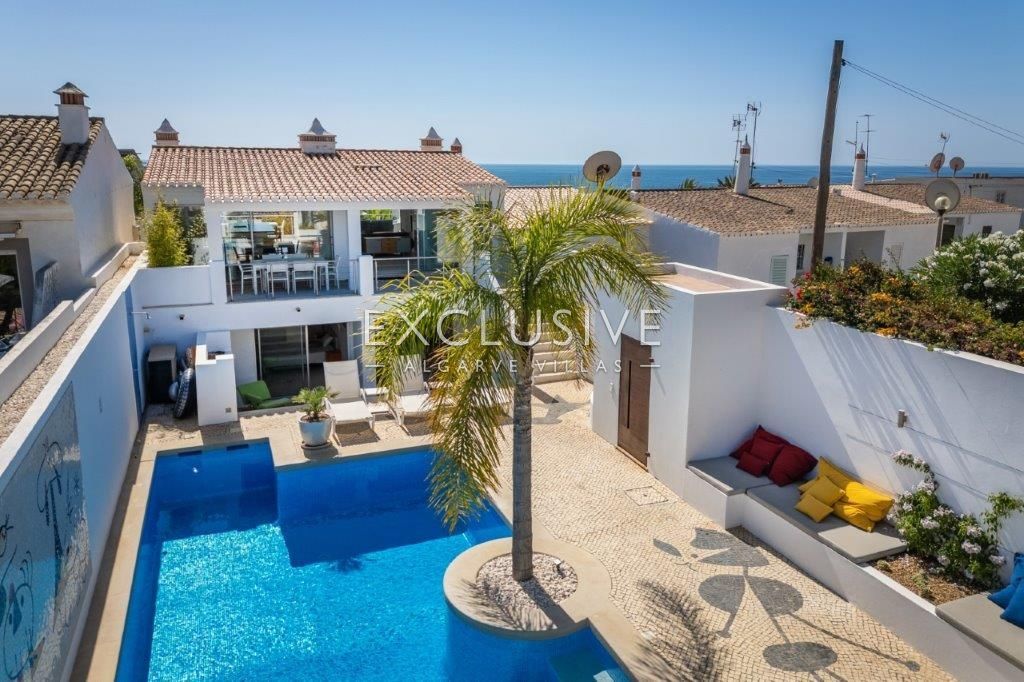 6 bedrooms property on beach front in Praia da Luz, Algarve
