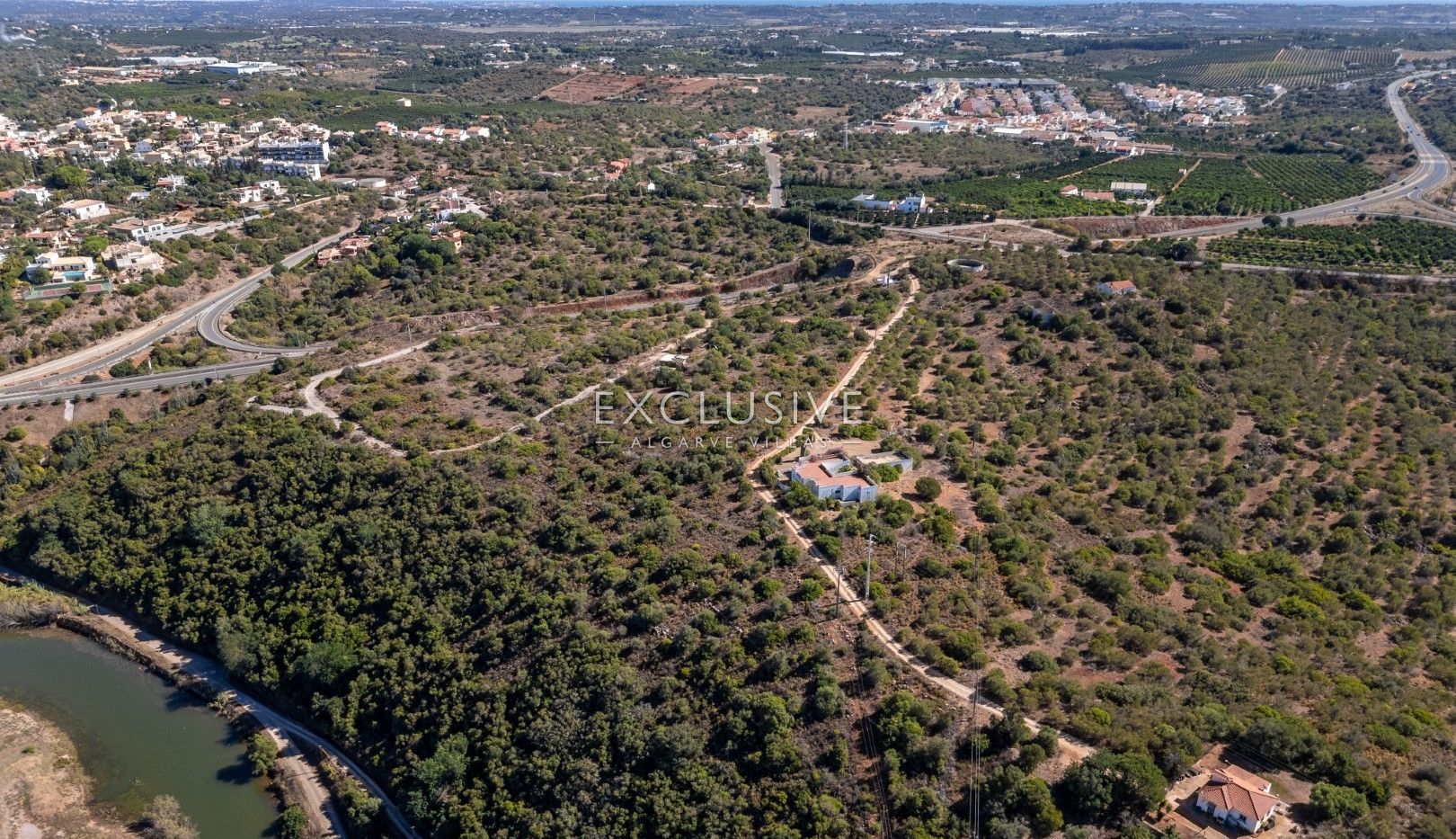 Buy investment property with big plot of land and 2 houses with panoramic views to Silves castle