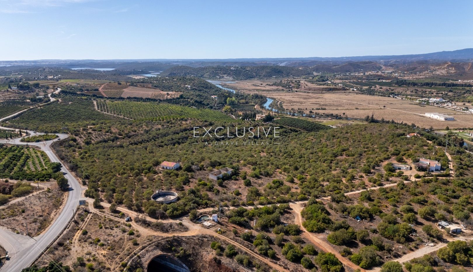Buy investment property with big plot of land and 2 houses with panoramic views to Silves castle