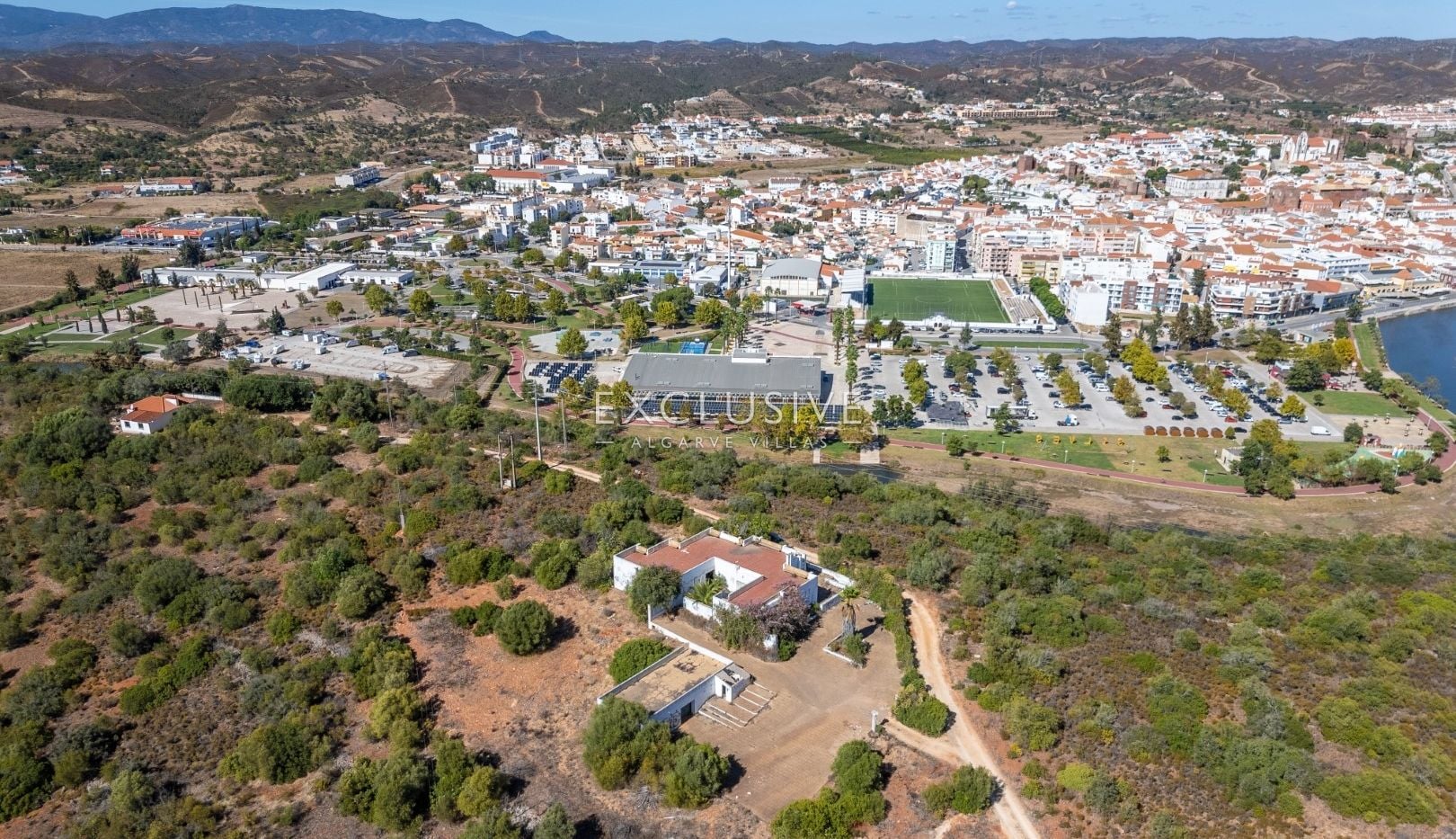 Buy investment property with big plot of land and 2 houses with panoramic views to Silves castle