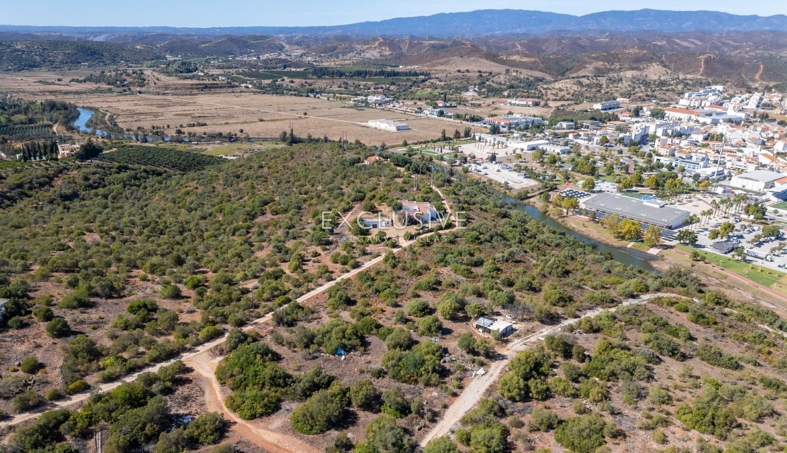 Buy investment property with big plot of land and 2 houses with panoramic views to Silves castle