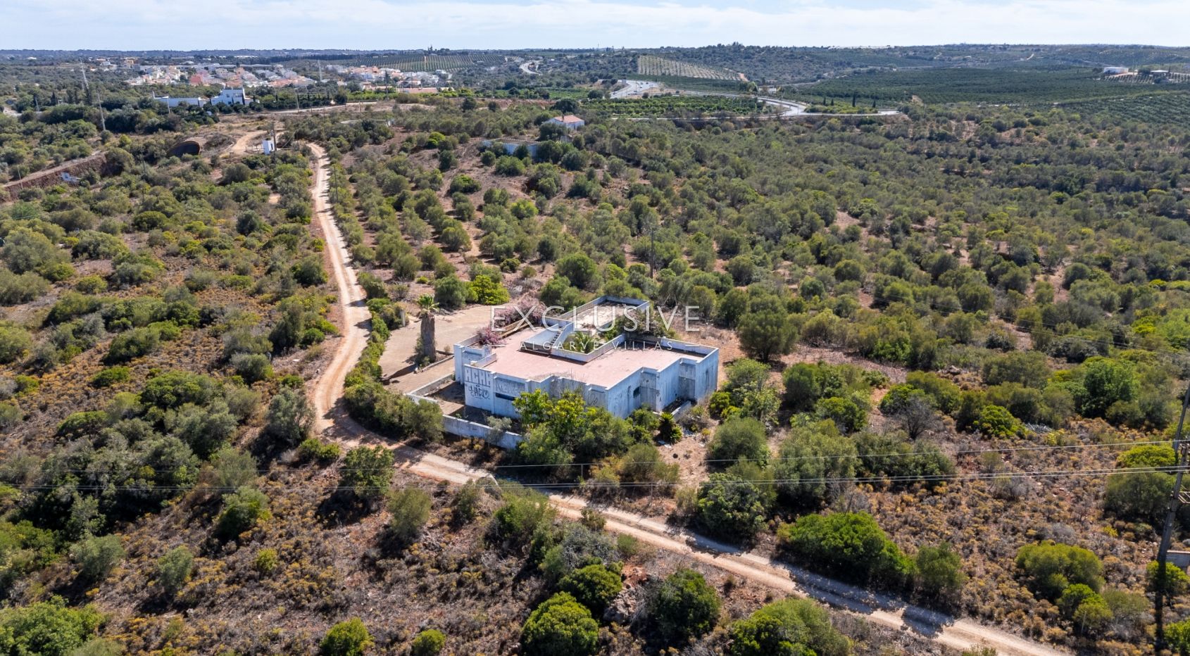 Buy investment property with big plot of land and 2 houses with panoramic views to Silves castle