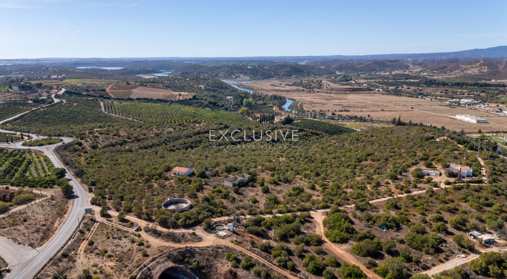 Buy investment property with big plot of land and 2 houses with panoramic views to Silves castle