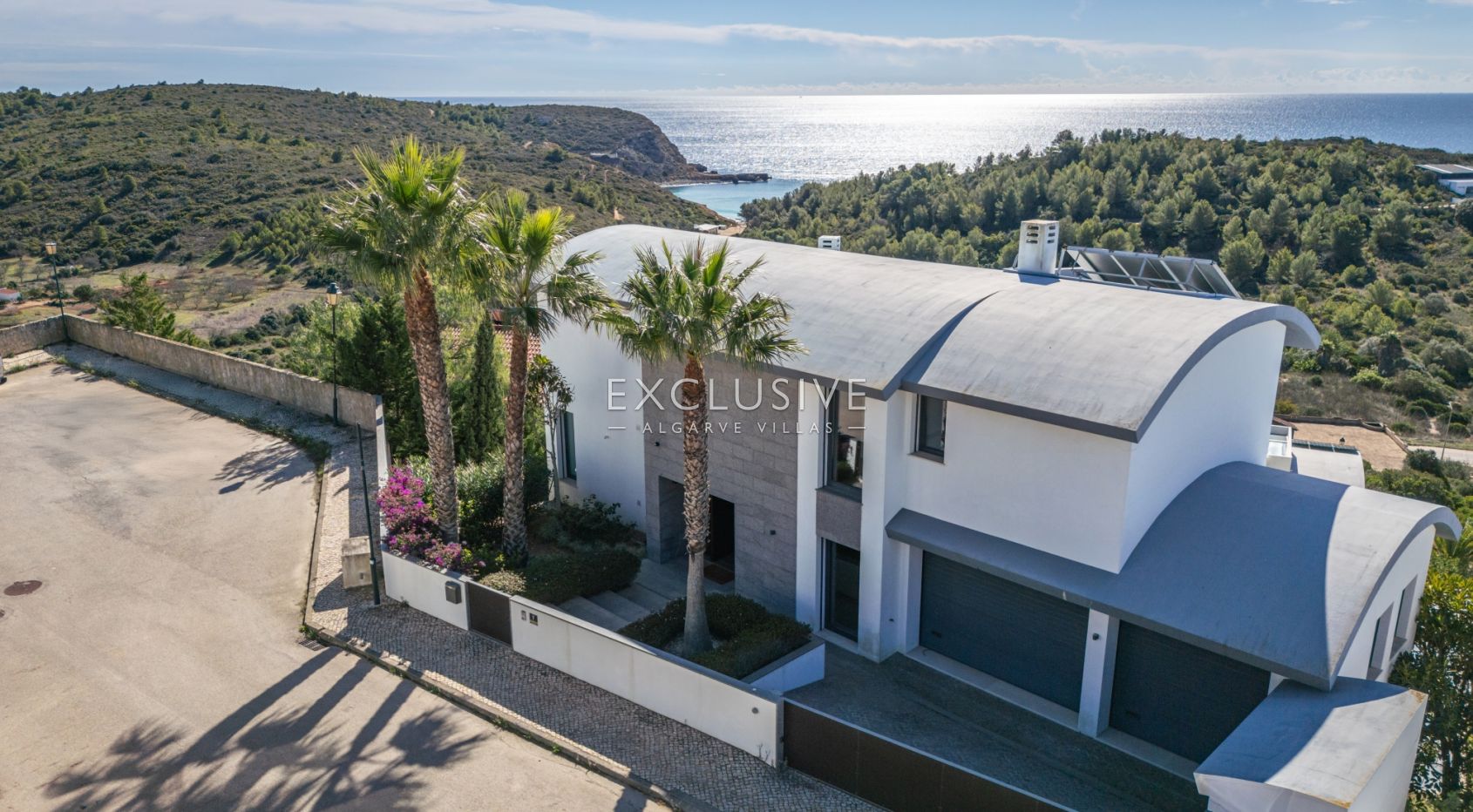 3+2 bedroom Modern villa with stunning sea views near Burgau, Algarve