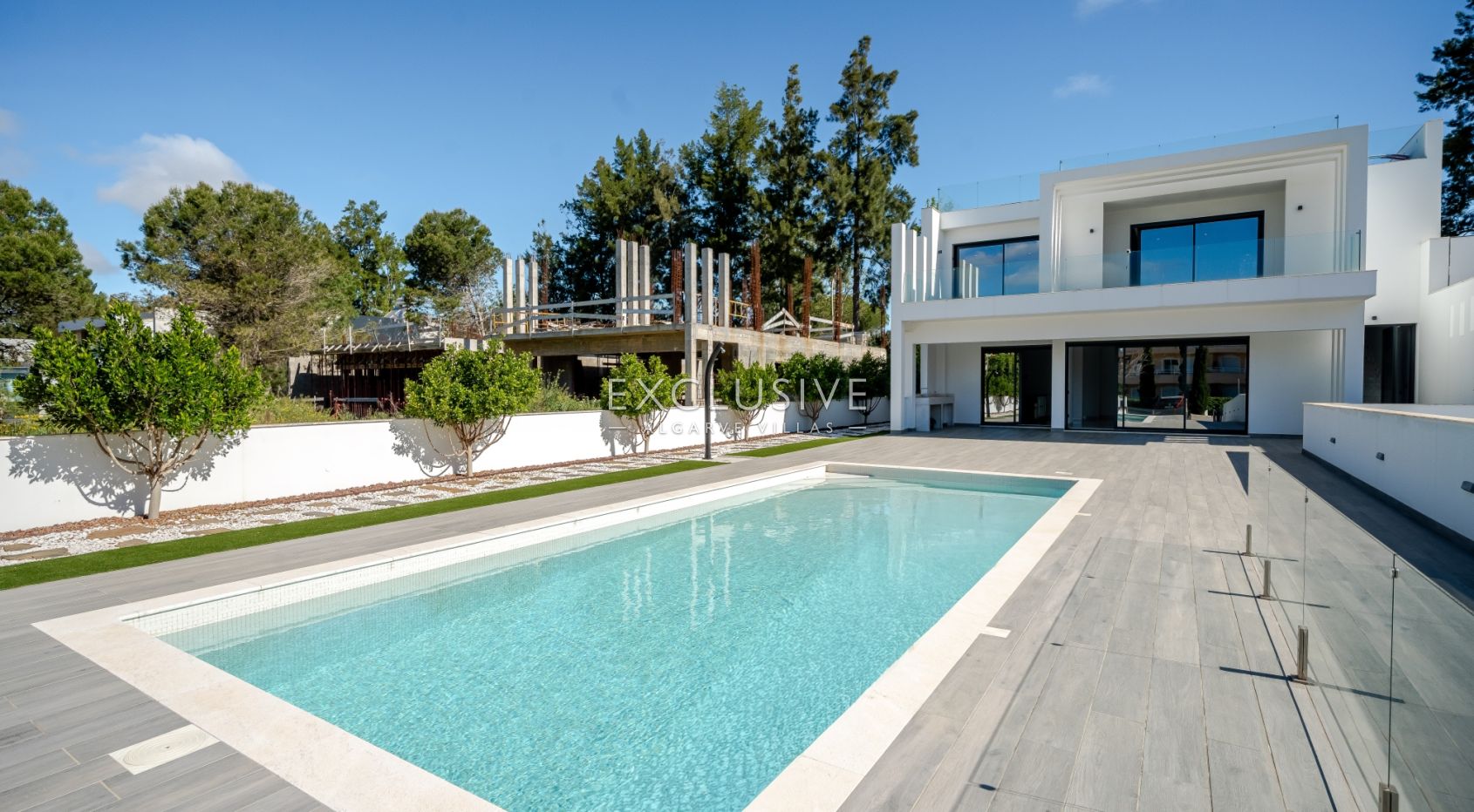 Buy a Brand New 3 Bedroom Modern Villa in Well-Sought After Vilamoura