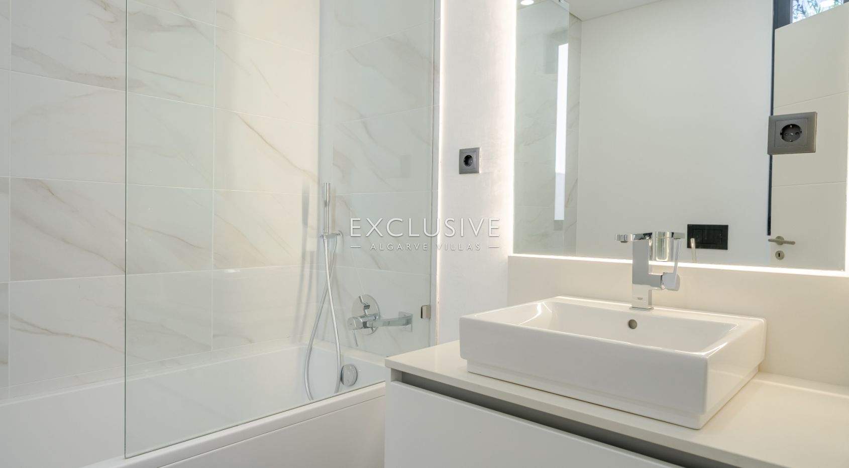 Buy a Brand New 3 Bedroom Modern Villa in Well-Sought After Vilamoura