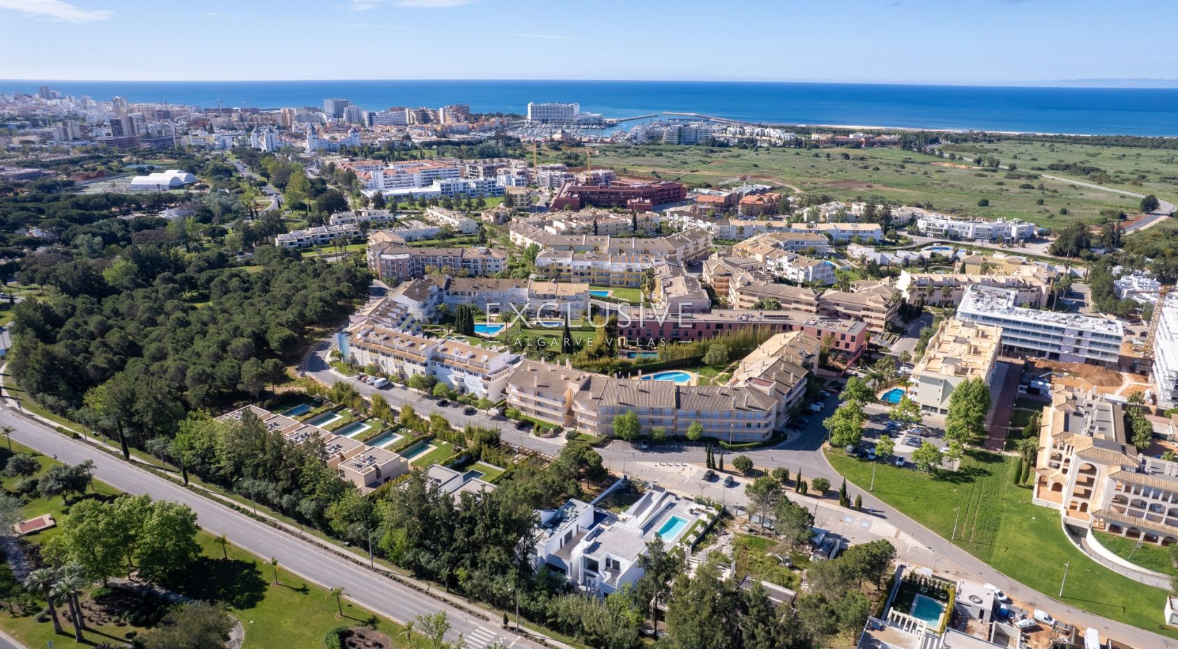 Buy a Brand New 3 Bedroom Modern Villa in Well-Sought After Vilamoura