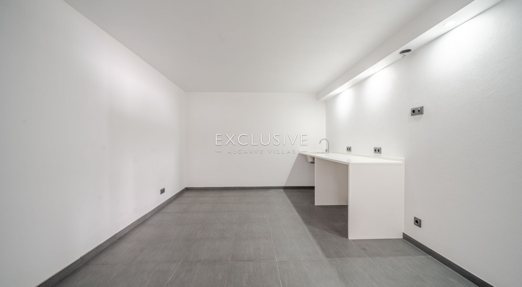 Buy a Brand New 3 Bedroom Modern Villa in Well-Sought After Vilamoura