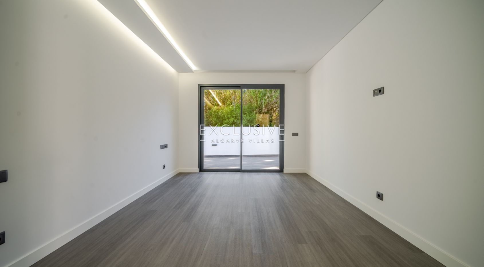Buy a Brand New 3 Bedroom Modern Villa in Well-Sought After Vilamoura