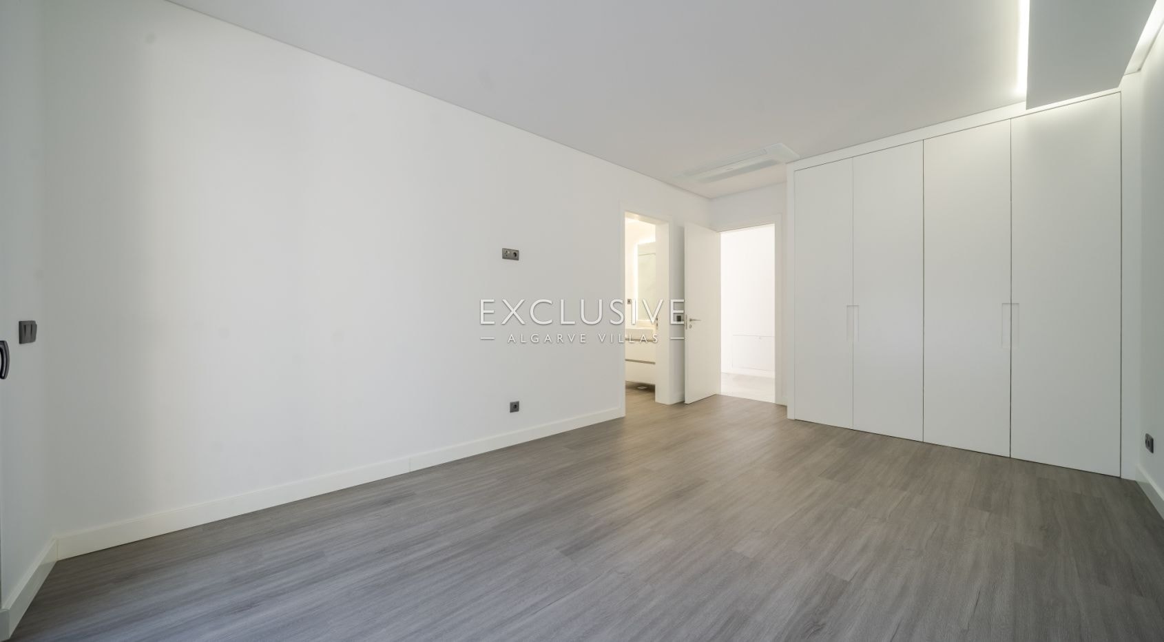 Buy a Brand New 3 Bedroom Modern Villa in Well-Sought After Vilamoura