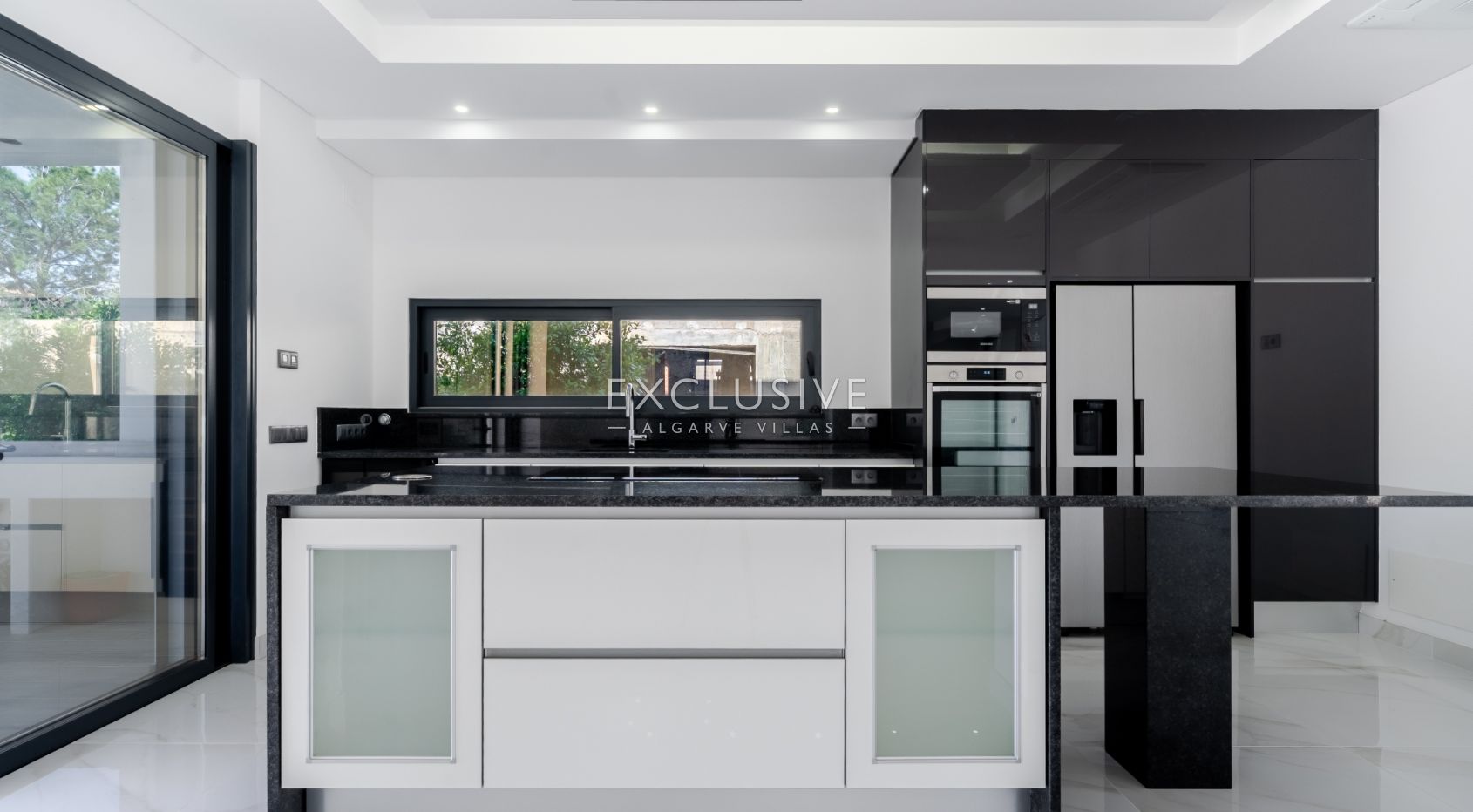 Buy a Brand New 3 Bedroom Modern Villa in Well-Sought After Vilamoura