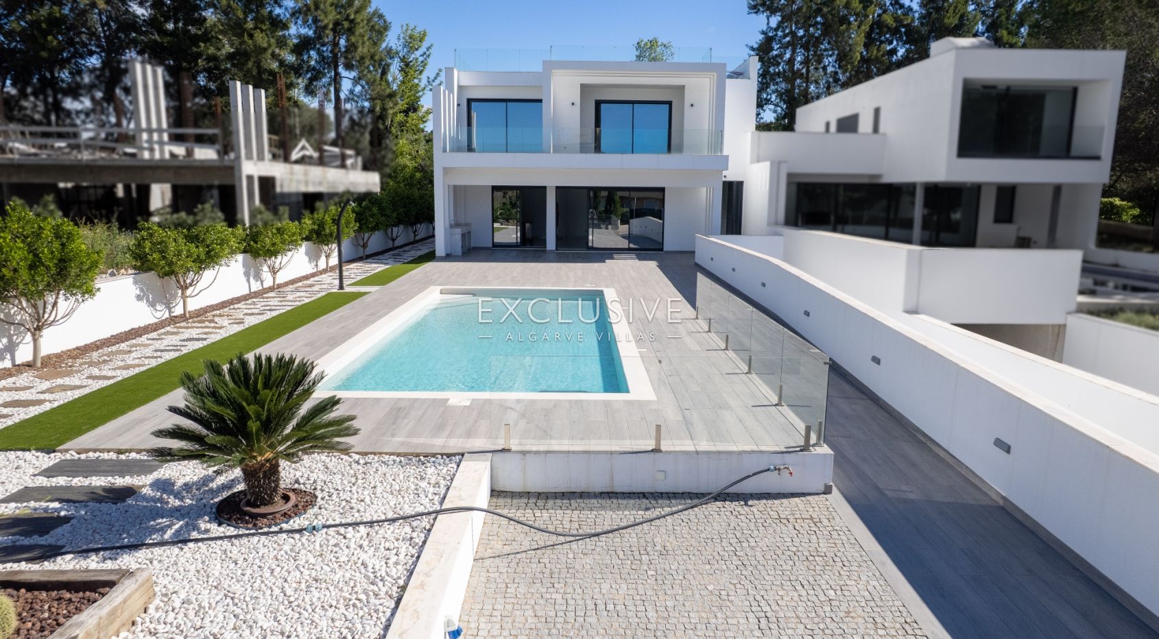 Buy a Brand New 3 Bedroom Modern Villa in Well-Sought After Vilamoura