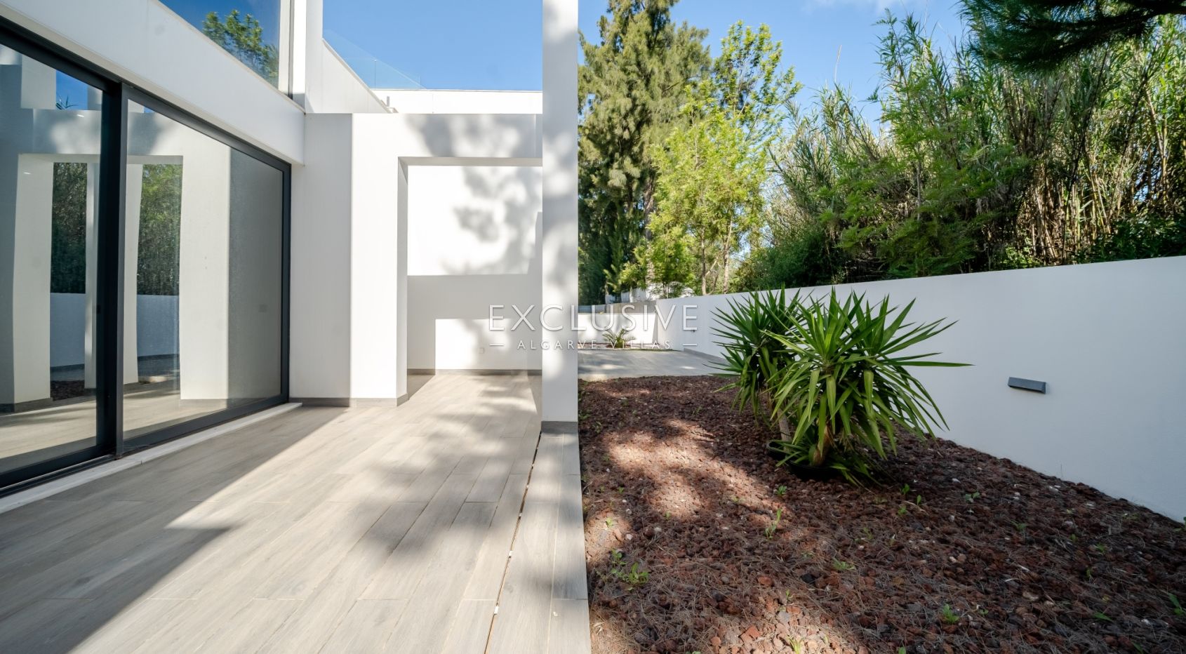 Buy a Brand New 3 Bedroom Modern Villa in Well-Sought After Vilamoura