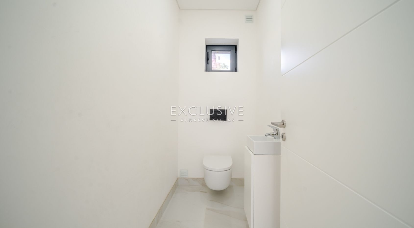 Buy a Brand New 3 Bedroom Modern Villa in Well-Sought After Vilamoura