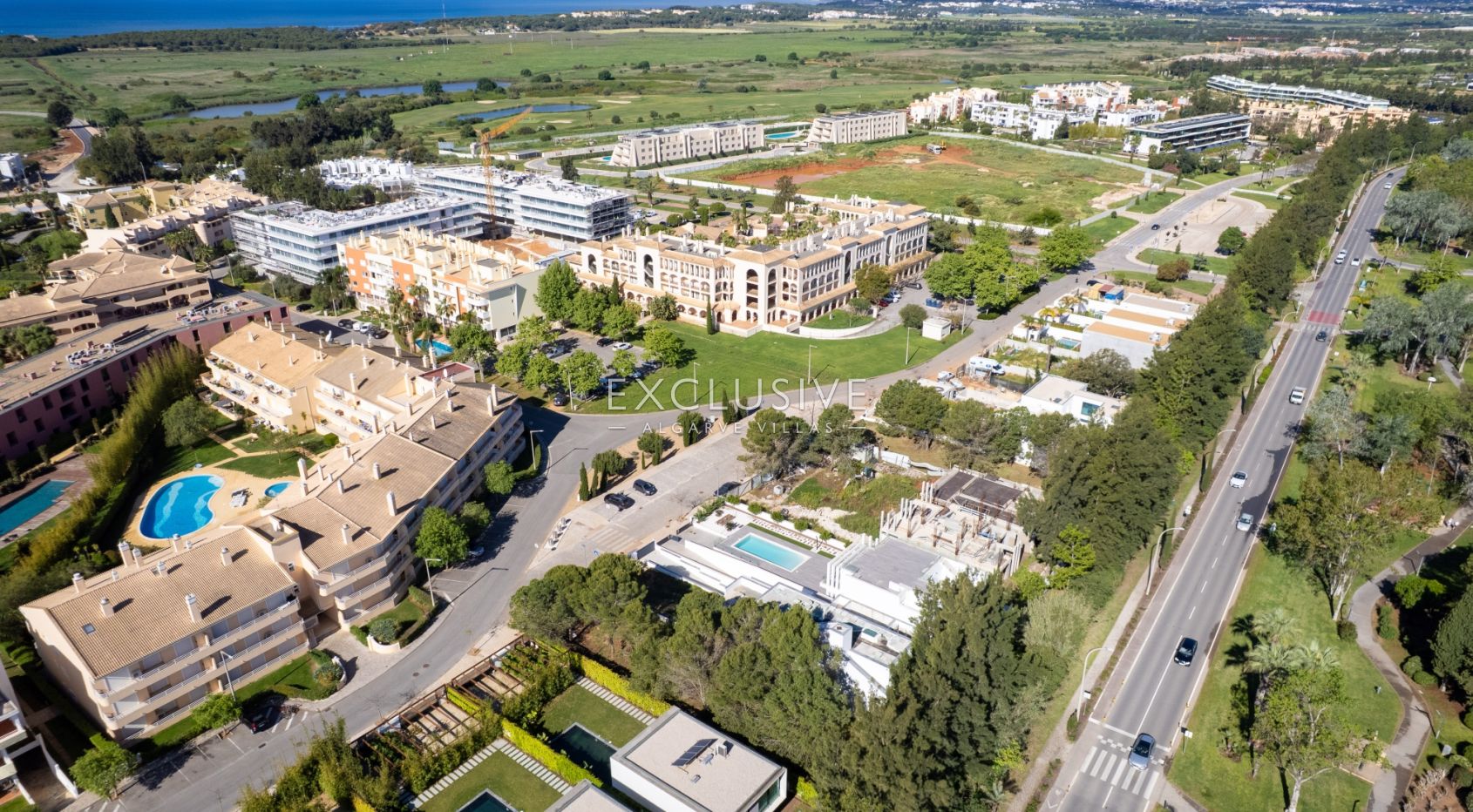 Buy a Brand New 3 Bedroom Modern Villa in Well-Sought After Vilamoura