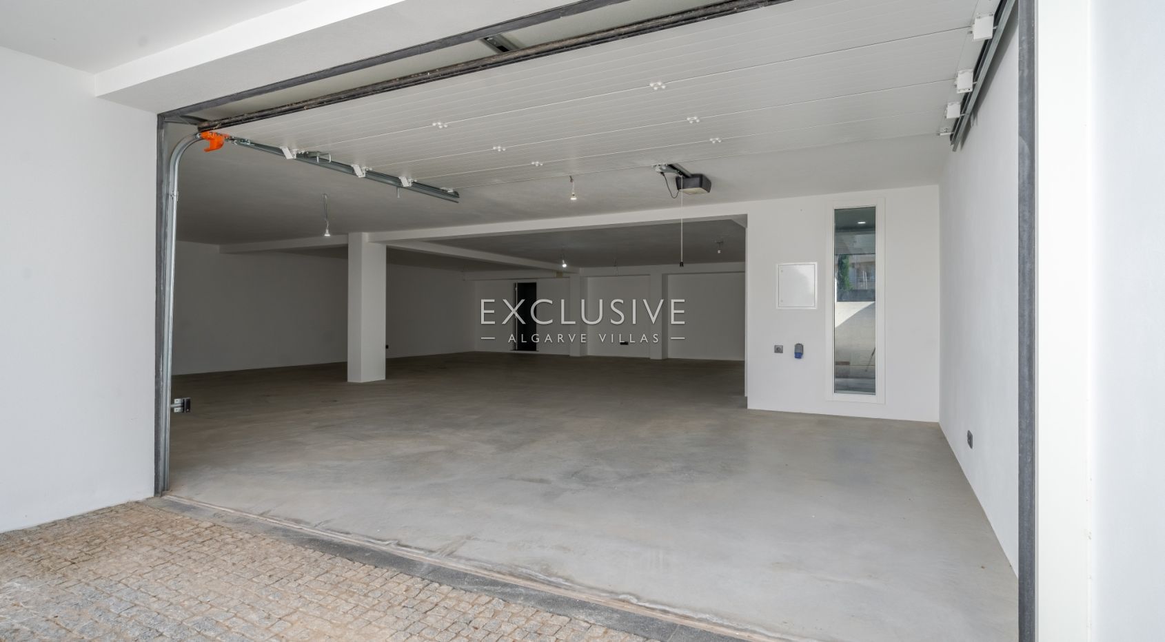Buy a Brand New 3 Bedroom Modern Villa in Well-Sought After Vilamoura