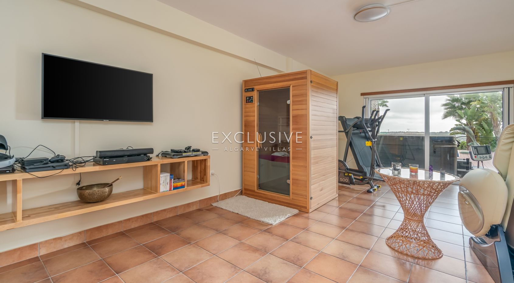 3 + 2 bedroom villa with stunning views in Lagos, Algarve